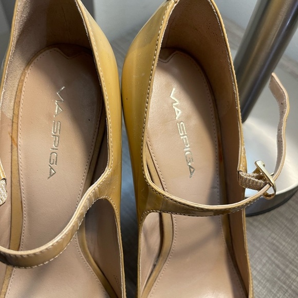 Via Spiga Tan Peep Toe Sandals - Picture 3 of 6